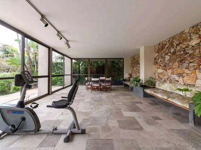 Casa / Sobrado para Locação em São Paulo/SP Pacaembu 4 Quartos