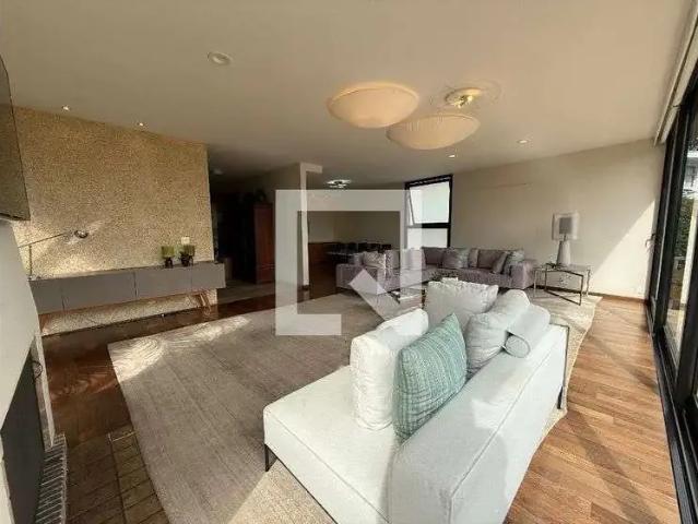 Casa / Sobrado para Locação em São Paulo/SP Pacaembu 5 Quartos