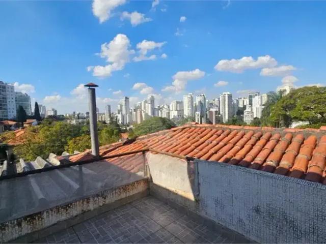 Casa / Sobrado para Locação em São Paulo/SP Pacaembu 5 Quartos