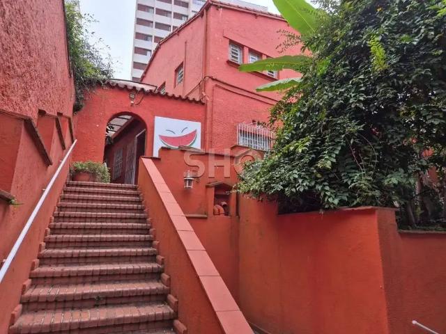 Casa / Sobrado para Locação em São Paulo/SP Pacaembu 5 Quartos