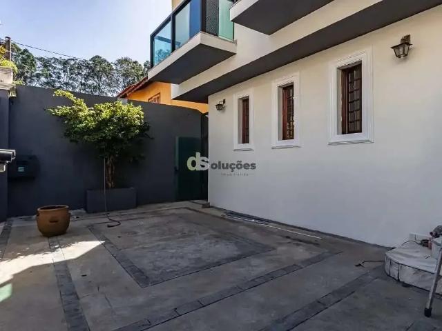 Casa / Sobrado para Locação em São Paulo/SP Paraíso do Morumbi 5 Quartos
