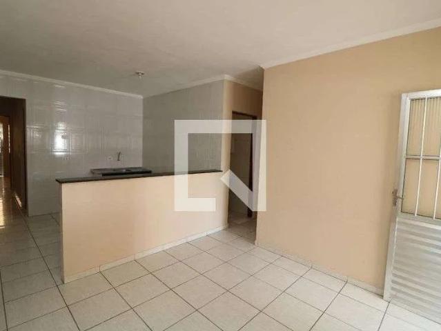 Casa / Sobrado para Locação em São Paulo/SP Parque Colonial 2 Quartos