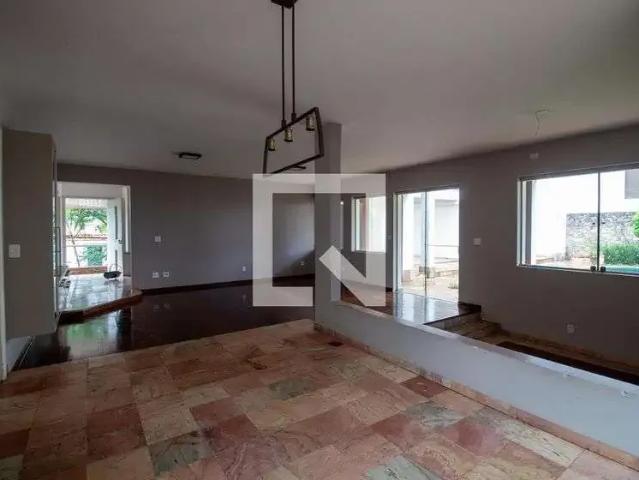 Casa / Sobrado para Locação em São Paulo/SP Parque dos Príncipes 6 Quartos