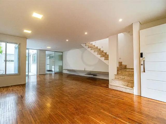 Casa / Sobrado para Locação em São Paulo/SP Perdizes 3 Quartos