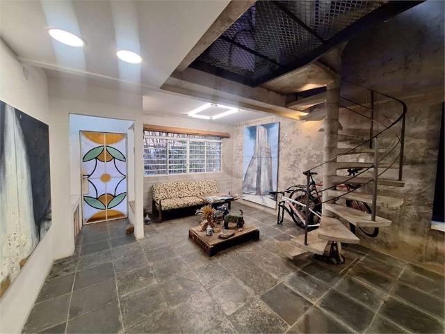 Casa / Sobrado para Locação em São Paulo/SP Perdizes 2 Quartos
