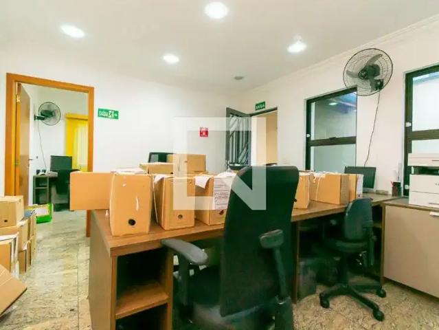 Casa / Sobrado para Locação em São Paulo/SP Planalto Paulista 5 Quartos