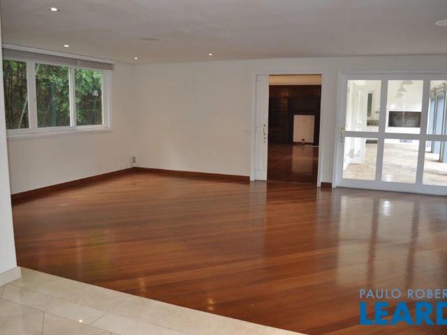 Casa / Sobrado para Locação em São Paulo/SP Real Parque 4 Quartos