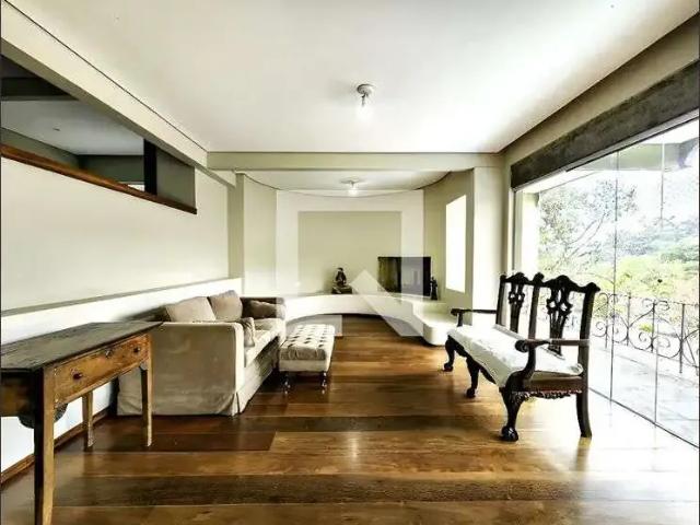 Casa / Sobrado para Locação em São Paulo/SP Real Parque 5 Quartos
