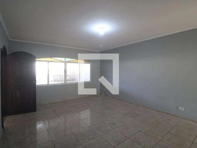 Casa / Sobrado para Locação em São Paulo/SP Rio Bonito 3 Quartos