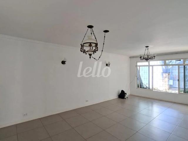 Casa / Sobrado para Locação em São Paulo/SP Vila Albertina 5 Quartos
