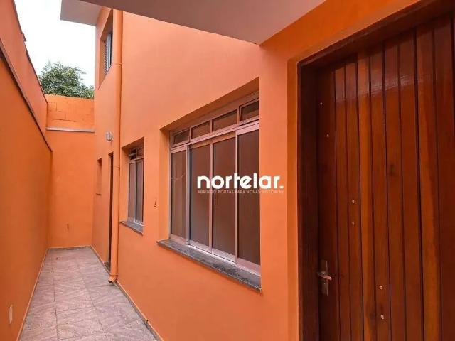 Casa / Sobrado para Locação em São Paulo/SP Vila Anastácio 2 Quartos