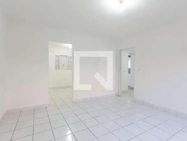Casa / Sobrado para Locação em São Paulo/SP Vila Carmosina 1 Quartos