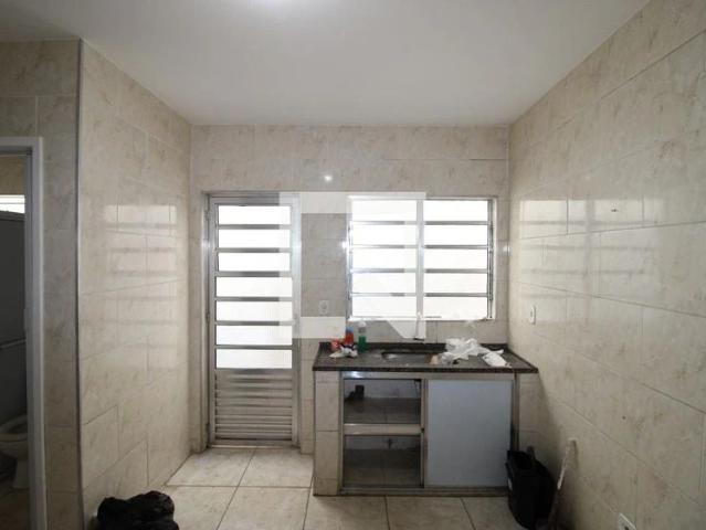 Casa / Sobrado para Locação em São Paulo/SP Vila Carmosina 5 Quartos