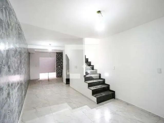 Casa / Sobrado para Locação em São Paulo/SP Vila Carrão 3 Quartos
