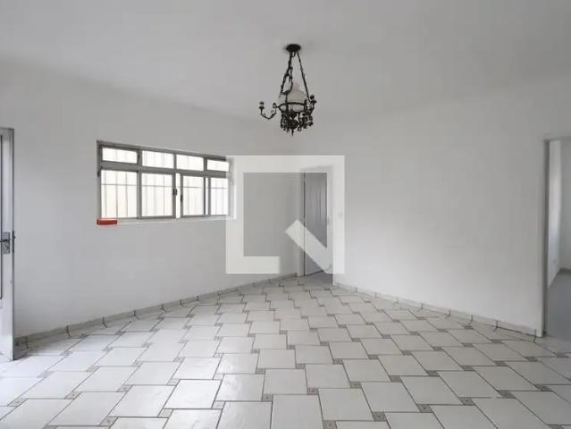 Casa / Sobrado para Locação em São Paulo/SP Vila Carrão 3 Quartos