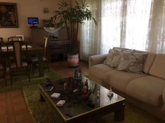 Casa / Sobrado para Locação em São Paulo/SP Vila Carrão 4 Quartos