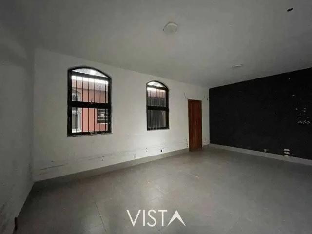 Casa / Sobrado para Locação em São Paulo/SP Vila Carrão 6 Quartos