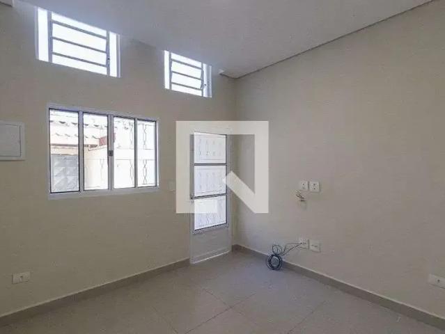 Casa / Sobrado para Locação em São Paulo/SP Vila Curuçá 2 Quartos