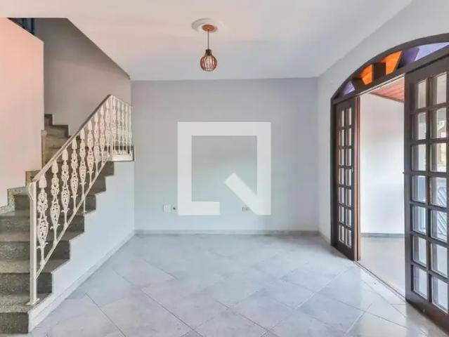 Casa / Sobrado para Locação em São Paulo/SP Vila Dalva 4 Quartos