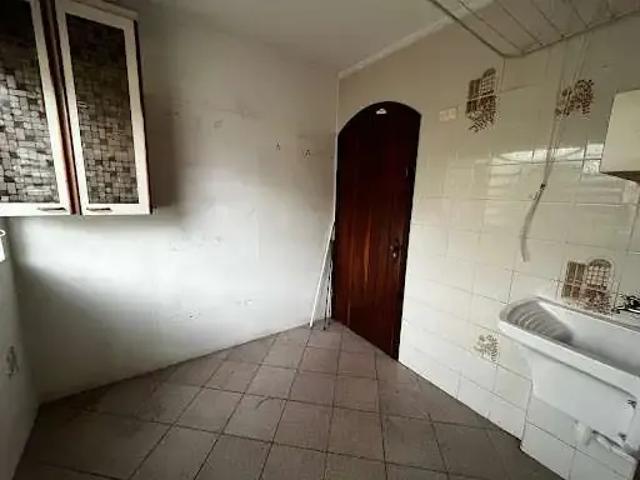 Casa / Sobrado para Locação em São Paulo/SP Vila Domitila 3 Quartos