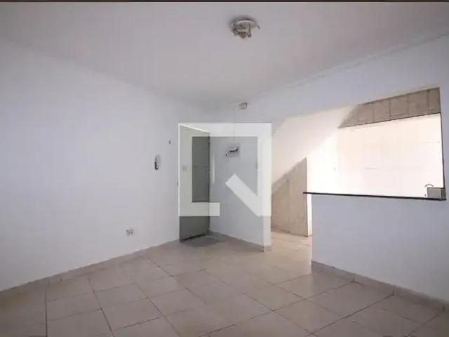 Casa / Sobrado para Locação em São Paulo/SP Vila Ema 2 Quartos