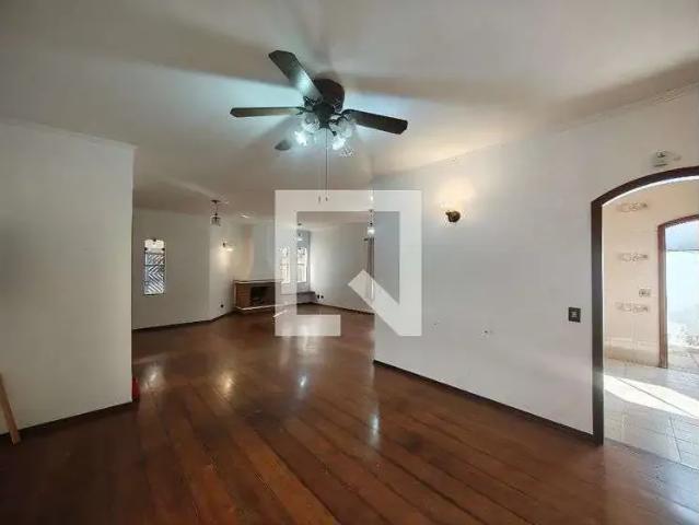 Casa / Sobrado para Locação em São Paulo/SP Vila Irmãos Arnoni 4 Quartos