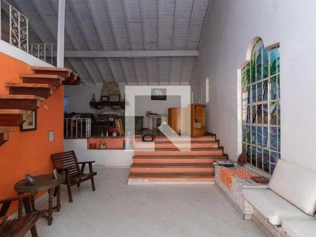 Casa / Sobrado para Locação em São Paulo/SP Vila Irmãos Arnoni 4 Quartos