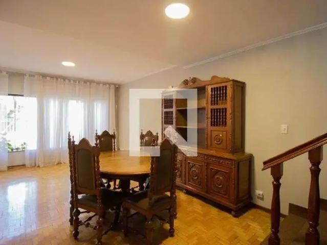 Casa / Sobrado para Locação em São Paulo/SP Vila Jacuí 4 Quartos