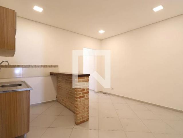 Casa / Sobrado para Locação em São Paulo/SP Vila Leopoldina 2 Quartos