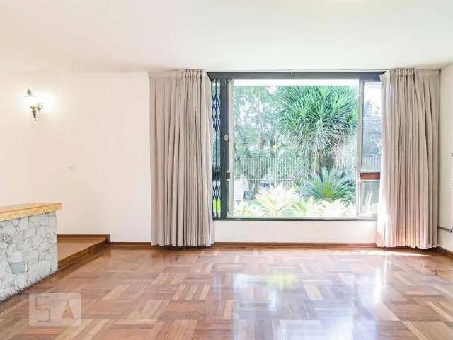 Casa / Sobrado para Locação em São Paulo/SP Vila Madalena 3 Quartos