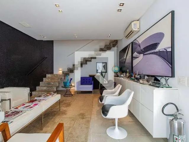 Casa / Sobrado para Locação em São Paulo/SP Vila Madalena 3 Quartos