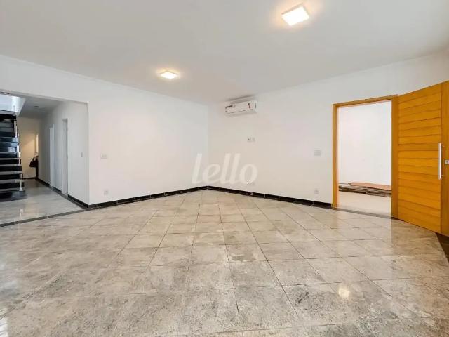 Casa / Sobrado para Locação em São Paulo/SP Vila Monumento 5 Quartos