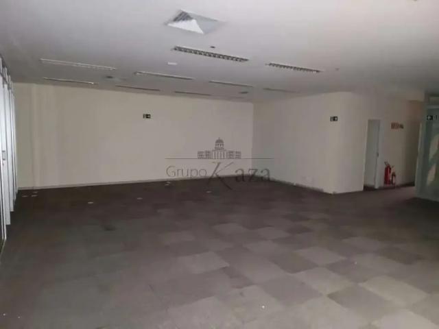 Casa / Sobrado para Locação em São Paulo/SP Vila Nova Conceição 8 Quartos