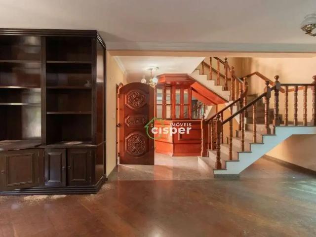 Casa / Sobrado para Locação em São Paulo/SP Vila Paranaguá 6 Quartos