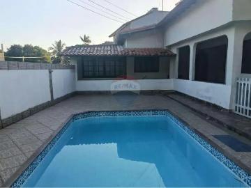 Casa / Sobrado para Locação em São Pedro da Aldeia/RJ Balneário das Conchas 5 Quartos