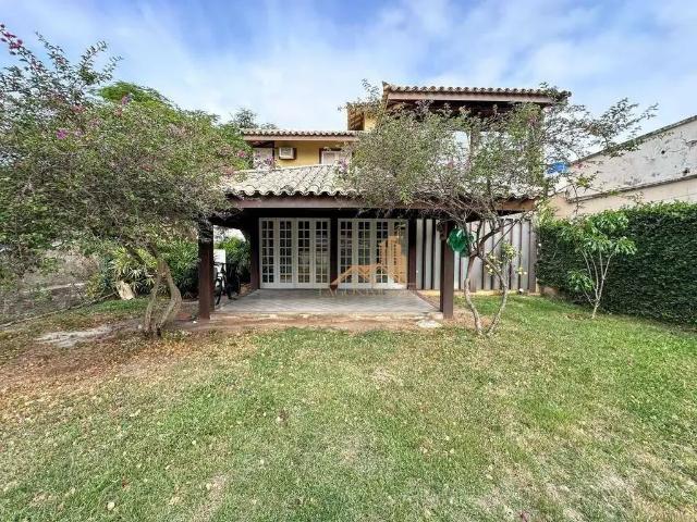 Casa / Sobrado para Locação em São Pedro da Aldeia/RJ Centro 3 Quartos