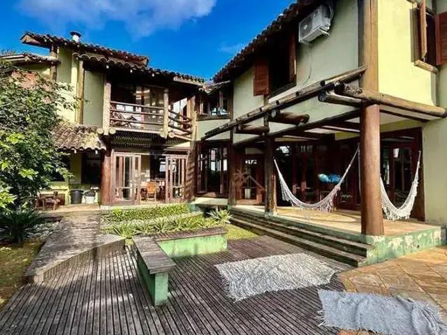 Casa / Sobrado para Locação em São Sebastião/SP Maresias 4 Quartos