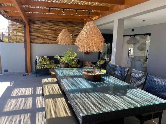 Casa / Sobrado para Locação em São Sebastião/SP Maresias 5 Quartos