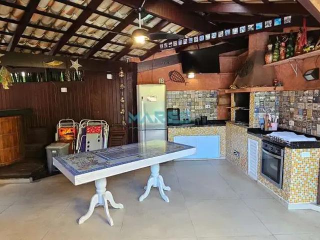 Casa / Sobrado para Locação em São Sebastião/SP Barra do Sahy 4 Quartos