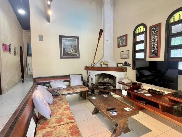 Casa / Sobrado para Locação em São Sebastião/SP Boracéia 4 Quartos