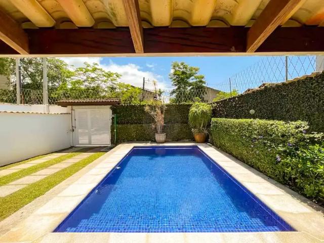 Casa / Sobrado para Locação em São Sebastião/SP Juquehy 4 Quartos