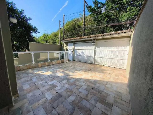 Casa / Sobrado para Locação em São Sebastião/SP Praia do Arrastão 3 Quartos