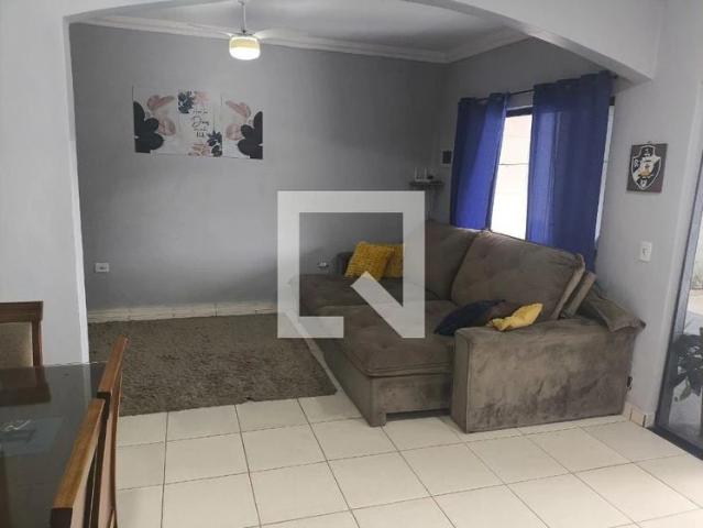 Casa / Sobrado para Locação em São Vicente/SP Conjunto Residencial Humaitá 3 Quartos