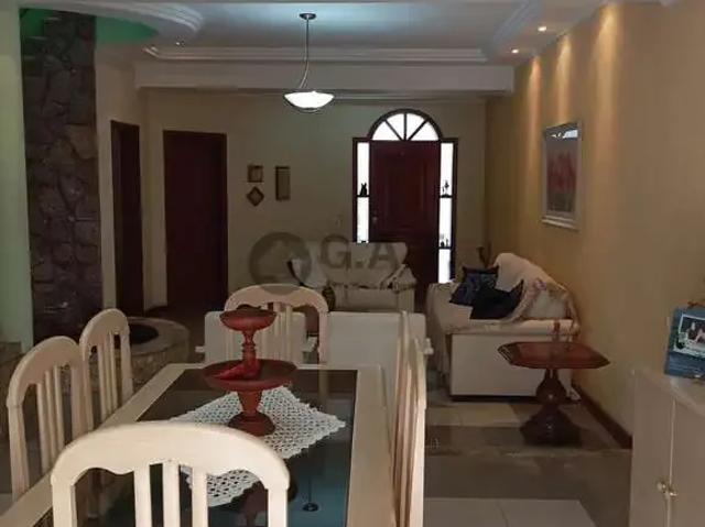 Casa / Sobrado para Locação em Sorocaba/SP Iporanga 4 Quartos
