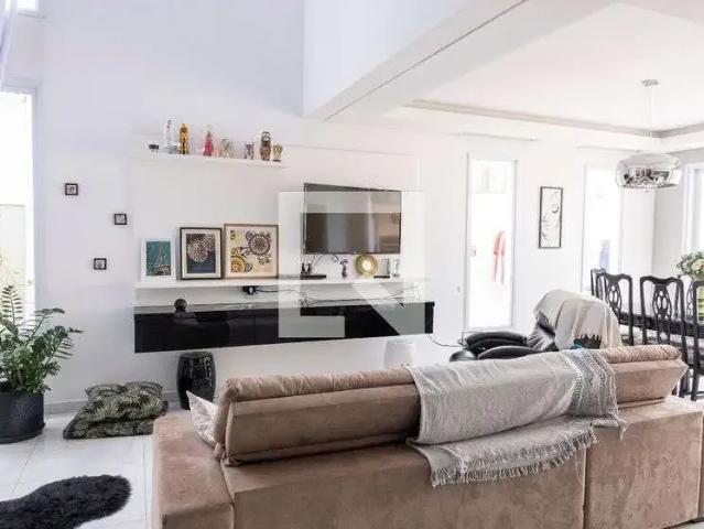 Casa / Sobrado para Locação em Sorocaba/SP Jardim Astro 4 Quartos