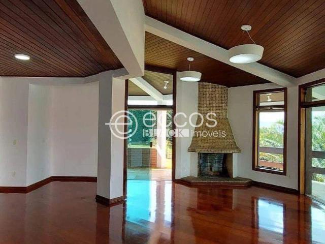 Casa / Sobrado para Locação em Sorocaba/SP Jardim Emília 4 Quartos
