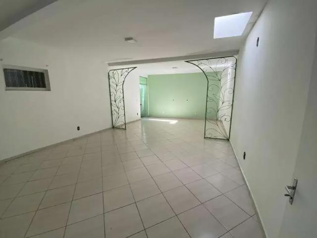 Casa / Sobrado para Locação em Sorocaba/SP Jardim Ibiti do Paço 4 Quartos