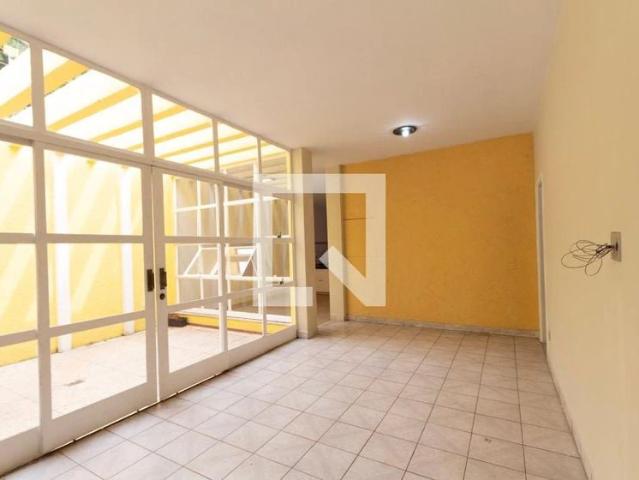 Casa / Sobrado para Locação em Sorocaba/SP Jardim Santa Rosália 3 Quartos