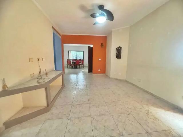 Casa / Sobrado para Locação em Salto/SP Condomínio Monte Belo 4 Quartos