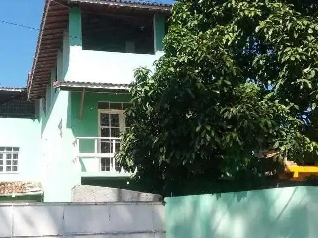 Casa / Sobrado para Locação em Salvador/BA Valéria 3 Quartos